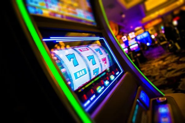rajatoto slot mobile app showing Japan Pools game interface and live dealer feed